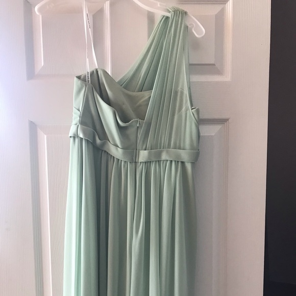 Short Sz 10 David’s bridal Meadow one shoulder dress - Picture 2 of 6